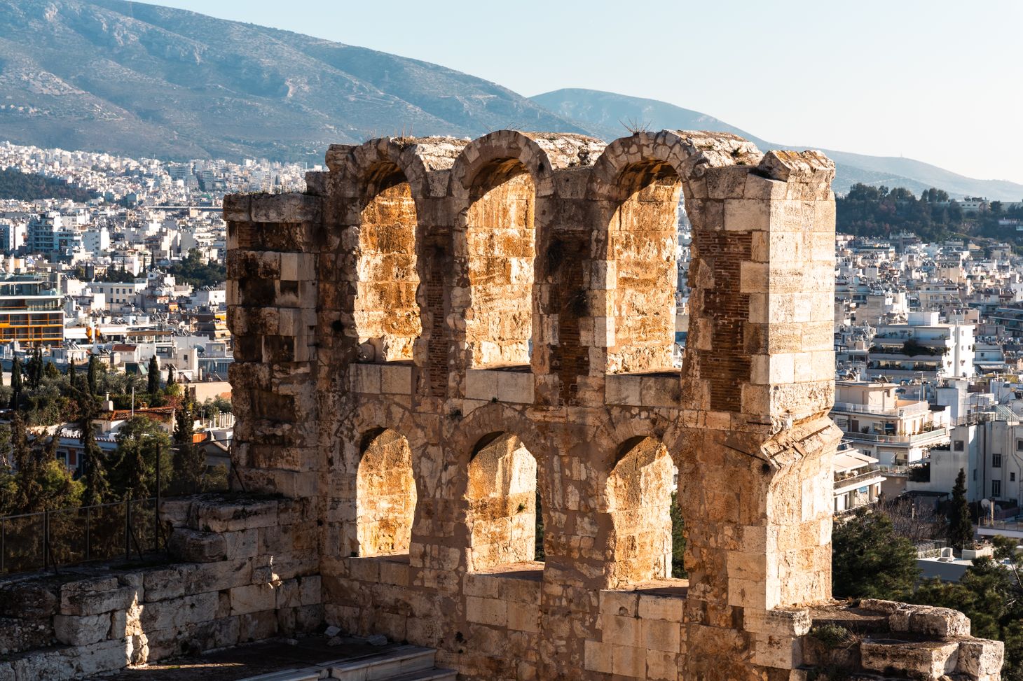 Photo de Ali Durmuş Cevlan: https://www.pexels.com/fr-fr/photo/odeon-d-herode-atticus-a-athenes-grece-30312498/
