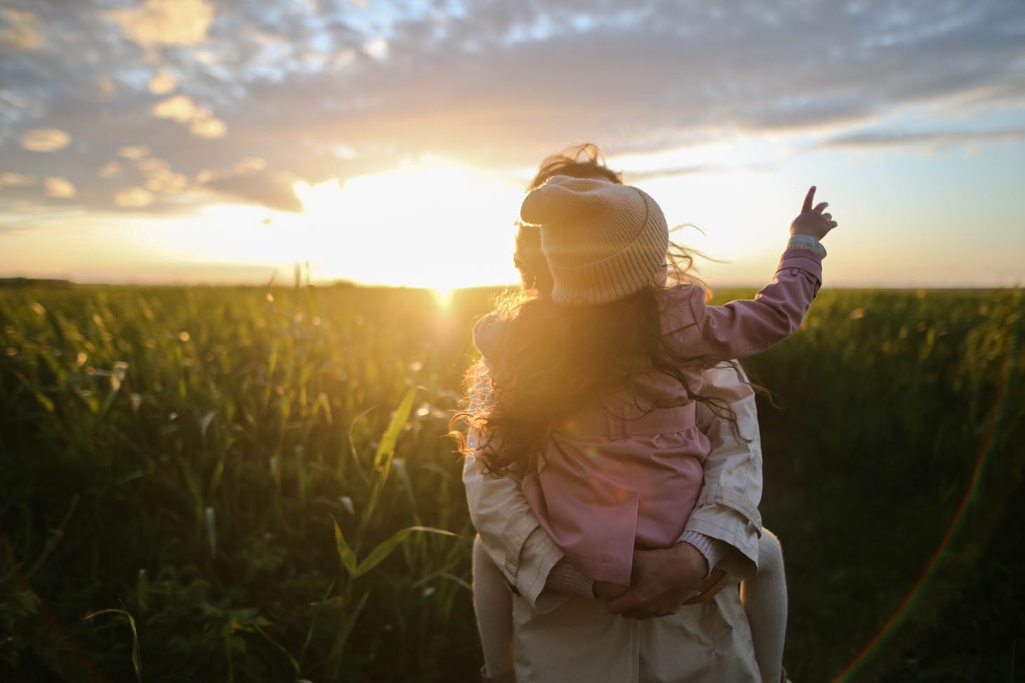 Photo de Daria Obymaha: https://www.pexels.com/fr-fr/photo/mere-et-fille-sur-l-herbe-1683975/