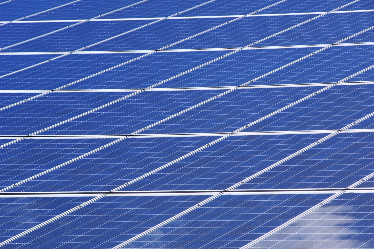 Photo de Pixabay: https://www.pexels.com/fr-fr/photo/panneau-solaire-356049/